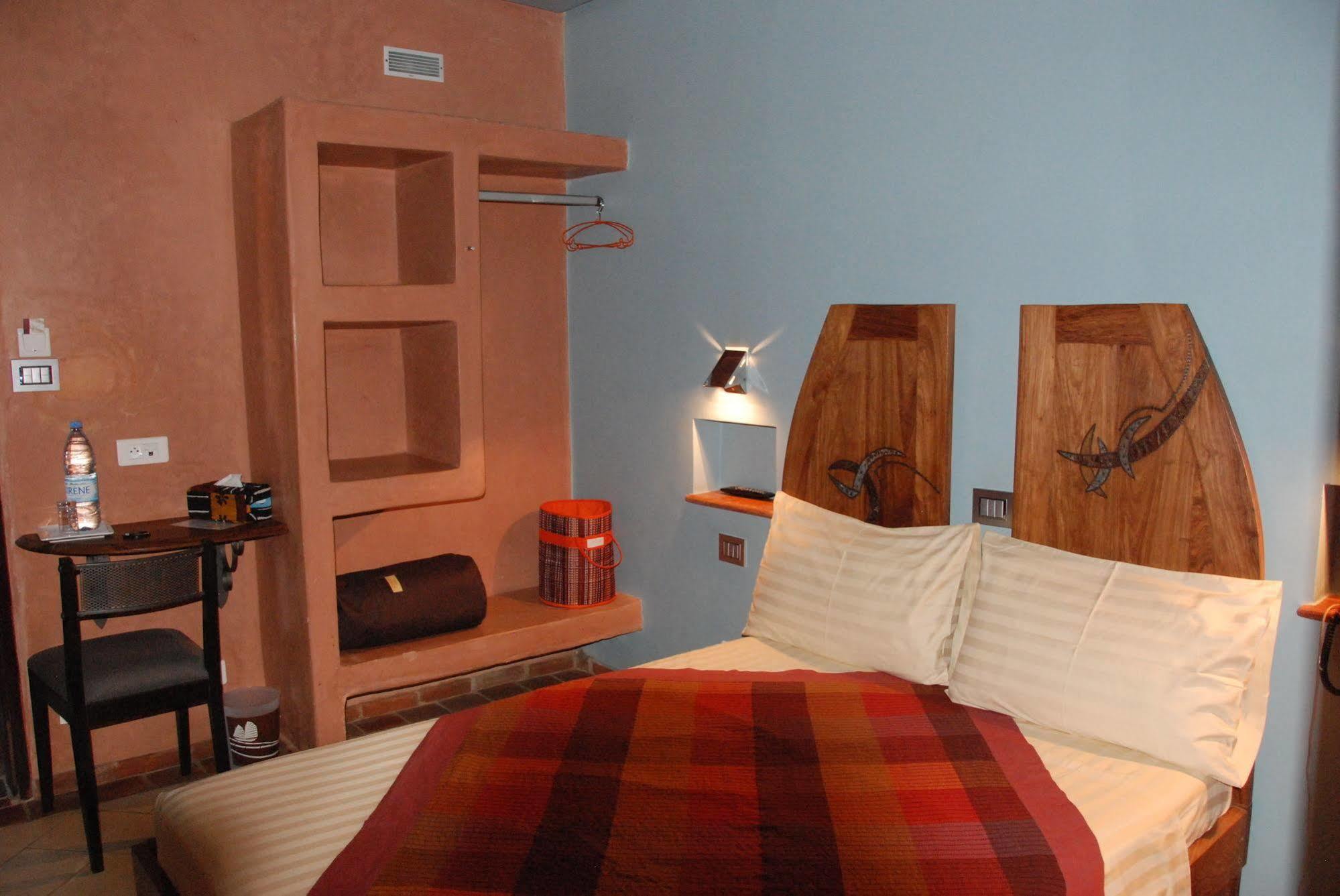 Hotel Le Djoloff Dakar Bagian luar foto