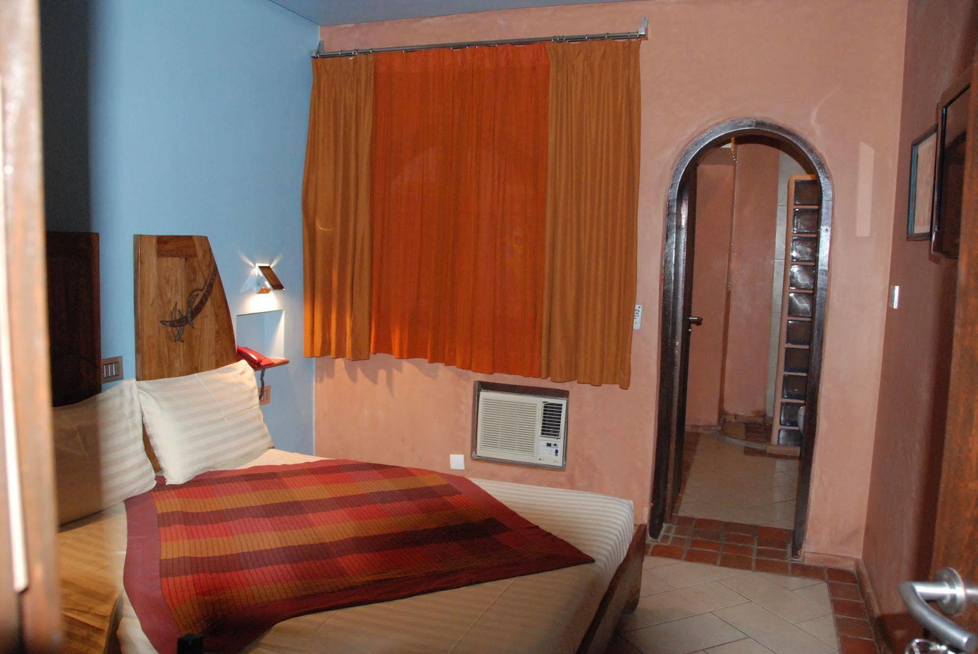 Hotel Le Djoloff Dakar Bagian luar foto