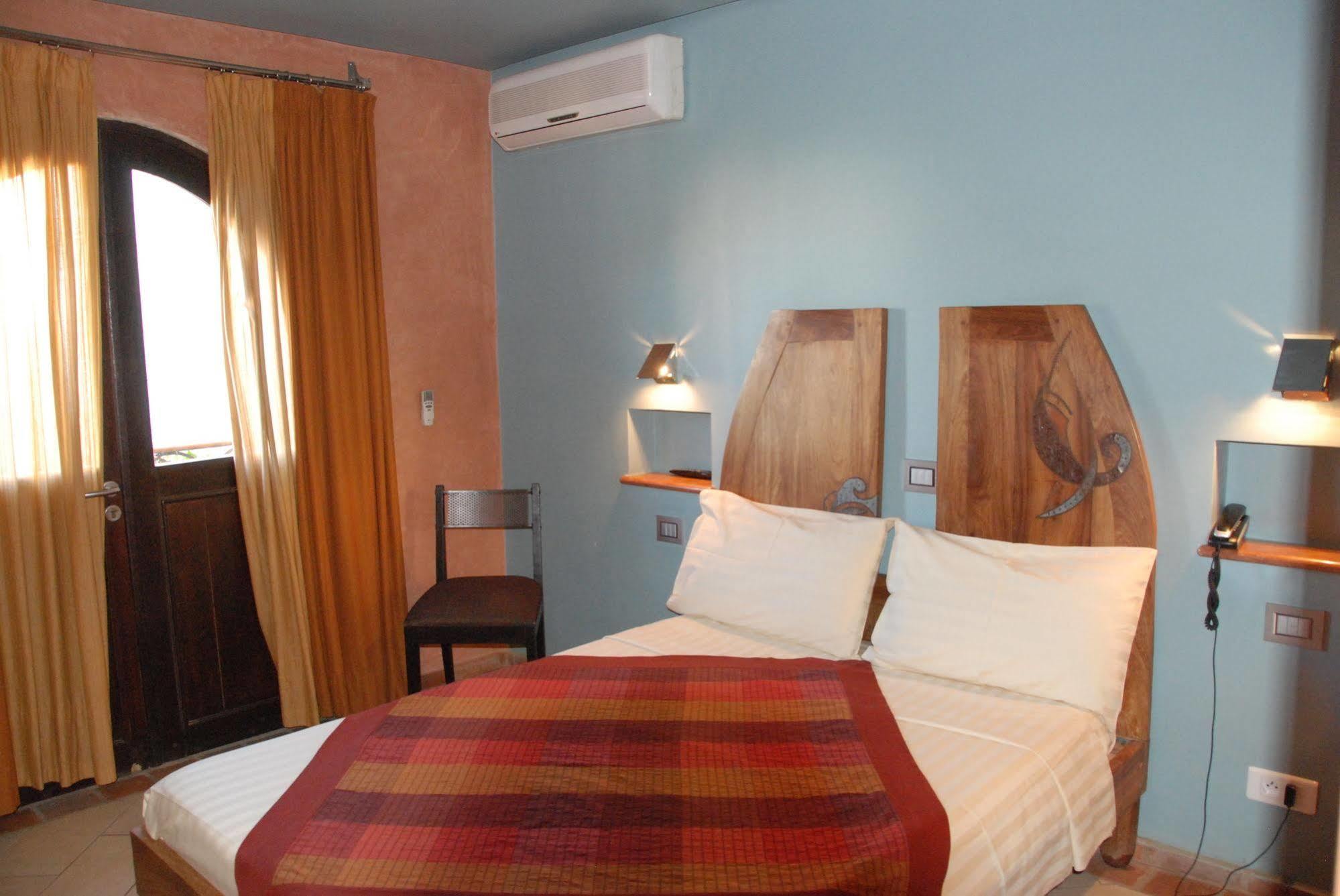 Hotel Le Djoloff Dakar Bagian luar foto